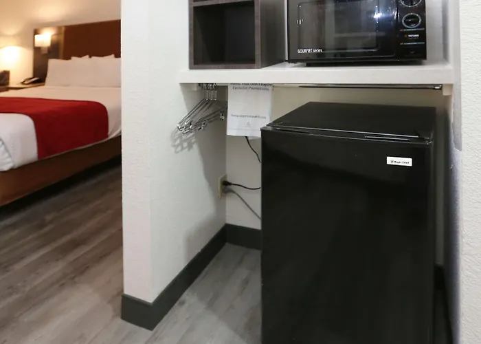 Motel Western Of 3*