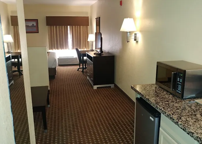 Motel Western Of 3*