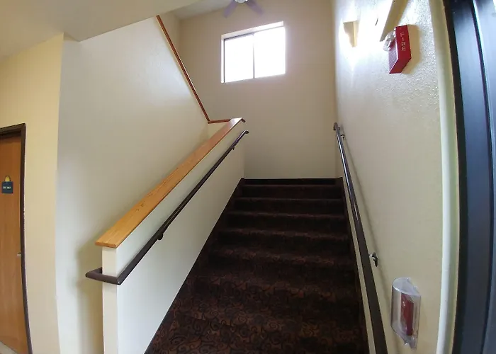 Motel Western Of 3*