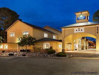 Motel Western Of 3*